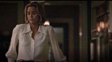 Michael Kors Button Sleeve Silk Blusa usada por Elizabeth McCord (Téa Leoni) en Madam Secretary (S04E06)