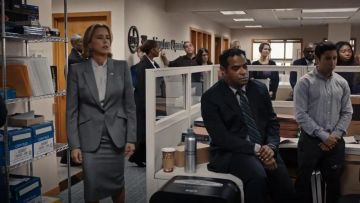 Alexander McQueen Adaptés Blazer porté par Elizabeth McCord (Téa Leoni) Madame la Secrétaire d' (S04E08)