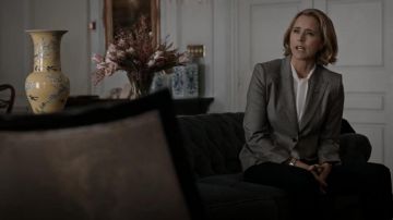 Alexander McQueen Adaptés Blazer porté par Elizabeth McCord (Téa Leoni) Madame la Secrétaire d' (S04E13)