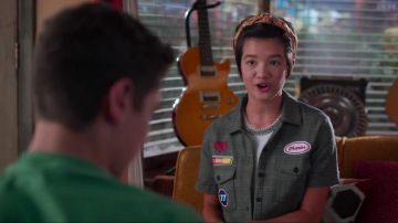 Forever 21 Glen Plaid Patch Shirt porté par l'Andi Mack (S03E13)