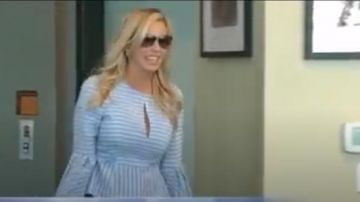Milly Luna Rayé Blouse porté par elle-Même (Camille Grammaire) Au Real Housewives de Beverly Hills (S08E01)