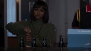 Peuple libre BK Haut porté par Simone Graham (Tetona Jackson), Boomerang (S01E02)