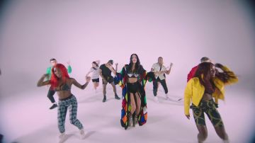 El par de zapatillas Gucci que Shy'm lleva en su clip puerto rico feat. Vegedream