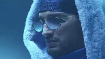 Les lunettes de soleil Versace portées par Soolking dans son clip Rockstar