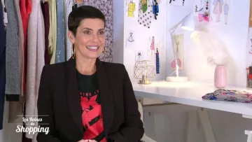 La camiseta negra con el lema Nada es nuevo de Cristina Córdula en Las Reinas de las Compras del 06/03/2019