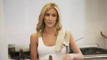 Rare James Combattant Pendentif Collier porté par elle-Même (2018) (Kristin Cavallari) en Très Cavallari (S02E01)