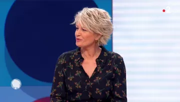 La robe imprimée de Sophie Davant dans C'est au programme du 11/03/2019