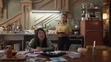 T Alexander WangSuéter de manga corta de cuello de tortuga recortado usado por Mariana Adams Foster (Cierra Ramirez) en Good Trouble (S01E09)