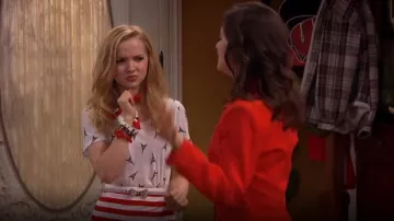Kate Spade Polka Dot Bow Ceinture porté par Liv Rooney (Dove Cameron) en Liv et Maddie (S02E02)
