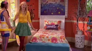 Bea & Dot Herbe est plus verte de la Jupe portée par Liv Rooney (Dove Cameron) en Liv et Maddie (S02E04)