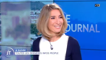 The two-toned gown of Caroline Delage in William noon of the 05/03/2019