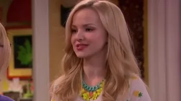 Zara Multicolore Effet Collier porté par Liv Rooney (Dove Cameron) en Liv et Maddie (S02E06)