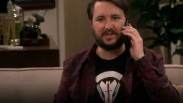 Jinx Overwatch Blackwatch Sigil Tee porté par Sheldon Cooper (Jim Parsons) dans La Théorie du Big Bang (S12E16) (S12E16)