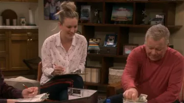 Rails de Charli Cerise Print Shirt porté par Penny (Kaley Cuoco) dans La Théorie du Big Bang (S12E16)