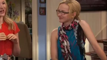 Peuple libre Éthérée Daze Gingembre Haut porté par Maddie 2 (Shelby Wulfert) en Liv et Maddie (S02E11)