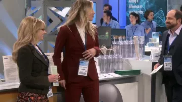 La théorie Hartsdale Pantalon Classique porté par Penny (Kaley Cuoco) dans La Théorie du Big Bang (S12E17)