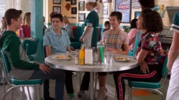 Urban Outfitters Hattie Haute-Cou Linge de Combinaison portée par l'Andi Mack (Peyton Elizabeth Lee) dans l'Andi Mack (S03E12)