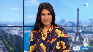 The printed shirt of Émilie Tran Nguyen in the 12/13 of the 11/03/2019