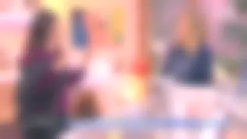 Le sweat call me Marie Curie de Agathe Lecaron dans La maison des maternelles du 12/03/2019