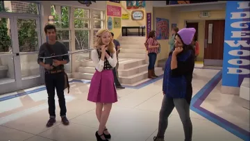 Chelsea28 Plein de Plis de la Jupe portée par Liv Rooney (Dove Cameron) en Liv et Maddie (S02E16)