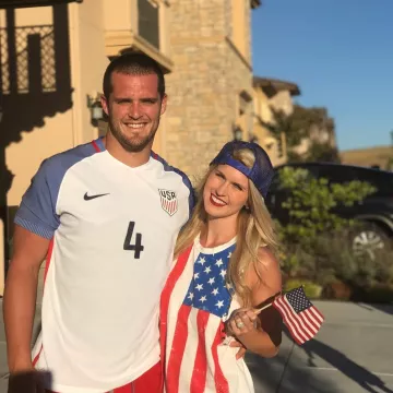 La camiseta Nike de Estados Unidos que lució Derek Carr en su cuenta de Instagram @derekcarrqb