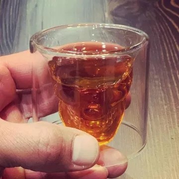 Tequila Crâne de Cristal petit verre utilisé par Dwayne Johnson sur son Instagram account @therock
