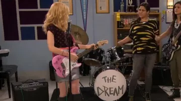 H&M  Pencil Skirt in Silver Colored worn by Liv Rooney (Dove Cameron) in Liv and Maddie (S02E19)