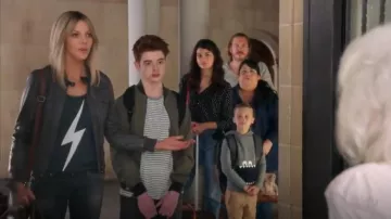 Aviator Nation Bolt Tank worn by Mackenzie Murphy (Kaitlin Olson) in The Mick (S02E06)