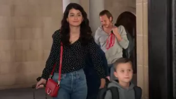 Madewell Silk Star Scatter Tie Sleeve Top worn by Sabrina Pemberton (Sofia Black-D'Elia) in The Mick (S02E06)