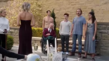 Vince Monochrome Silk Slip Dress worn by Sabrina Pemberton (Sofia Black-D'Elia) in The Mick (S02E06)