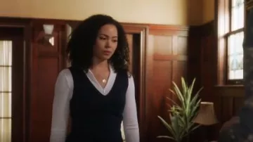Vince Half Zip Pullover worn by Macy Vaughn (Madeleine Mantock) in Charmed (S01E13)