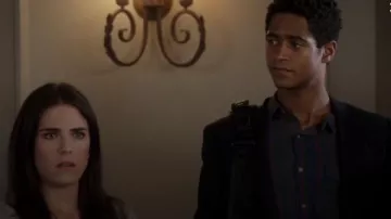 Salt Valley at Urban Outfitters Denton Button-Down Shirt in Grey usada por Wes Gibbins (Alfred Enoch) en How to Get Away with Murder (S01E05)