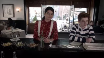 Madewell Mistlight Mock Neck Top worn by Sabrina Pemberton (Sofia Black-D'Elia) in The Mick (S02E13)