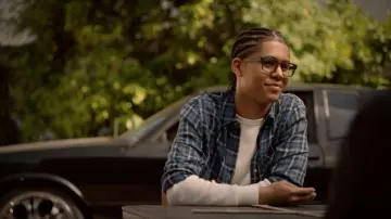 La chemise à carreaux de Alex Wilder (Rhenzy Feliz) dans Marvel's Runaways S02E03