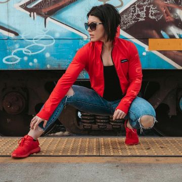Adidas Tubulaire Nouvelle Triple Rouge sneakers comme on le voit sur l'Instagram Compte de @Danalinnbailey