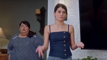Reformation Shell Top Navy worn by Sabrina Pemberton (Sofia Black-D'Elia) in The Mick (S02E18)
