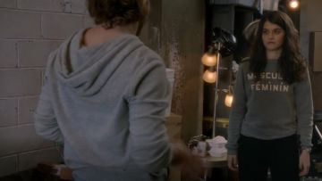 Clare V Masculin Feminin Sweatshirt in Gray worn by Sabrina Pemberton (Sofia Black-D'Elia) in The Mick (S02E19)