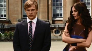 Topshop Métallique Patineur-Robe portée par la Princesse Eleanor (Alexandra Park) dans La famille Royale (S01E02)