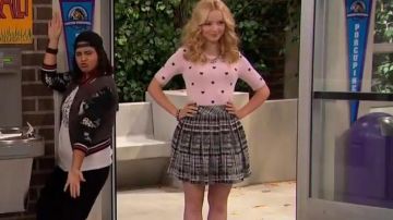 H&M Heart Print Fine Knit Sweater worn by Liv Rooney (Dove Cameron) in Liv and Maddie (S03E10)