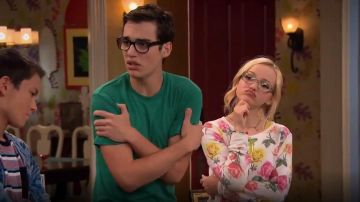 Girls Bright Wildfox Roses Baggy Beach Jumper worn by Maddie 2 (Shelby Wulfert) in Liv and Maddie (S03E10)