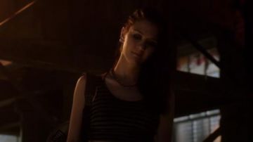 Amantes + Amigos Amy Crop Top en Raya usada por Rebecca Sutter (Katie Findlay) en Cómo salirse con la suya con el asesinato (S01E08)