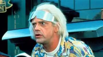 Les lunettes du futur portées par le Docteur Emmett Brown (Christopher Lloyd) dans Retour vers le futur II