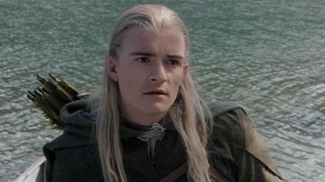 El broche élfico usado por Legolas (Orlando Bloom) en El Señor de los Anillos: La Comunidad del Anillo