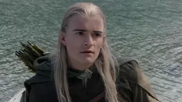 La broche elfique portée par Legolas (Orlando Bloom) dans Le seigneur des anneaux : la communauté de l'anneau