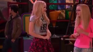 Forever 21 Pleated Floral Skirt worn by Liv Rooney (Dove Cameron) in Liv and Maddie (S03E16)