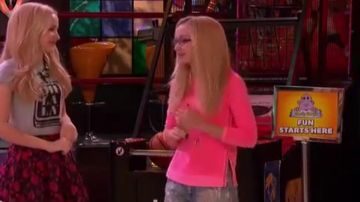 7 For All Mankind The Cropped Relaxed Skinny Jeans worn by Liv Rooney (Dove Cameron) in Liv and Maddie (S03E16)