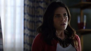 Ashley Pittman Majani Brown Plume & Labradorite Collier porté par Laurel Castillo (Karla Souza) dans la Façon de s'en tirer avec Assassiner (S01E15)