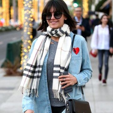 La chemise en jean avec cœur Lauren Moshi de Nina Dobrev sur le compte Instagram @nina
