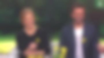 The pull sleeve buttoned Cameo of Maya Lauqué in The Daily 14.03.2019