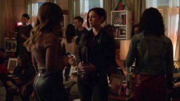 Mother The Looker Mid Rise Skinny Jeans usados por Alex Danvers (Chyler Leigh) en Supergirl (S04E12)